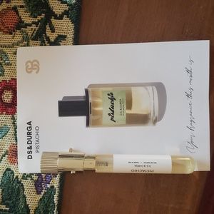 DS & Durga Pistachio travel spray
